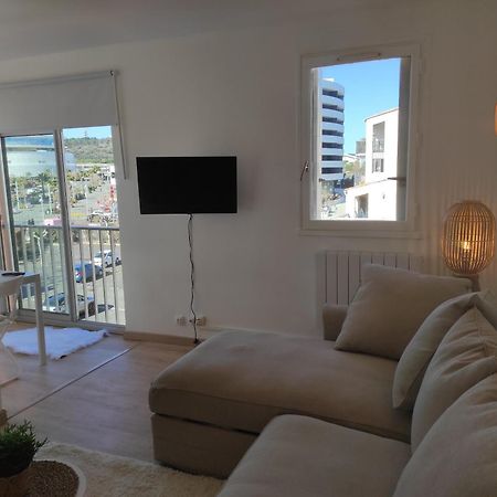 Centre Port,Studio Cosy,Vue Piscine Et Sur Le Parking Prive Ainsi Que Le Mont Saint Martin Agde Exterior foto